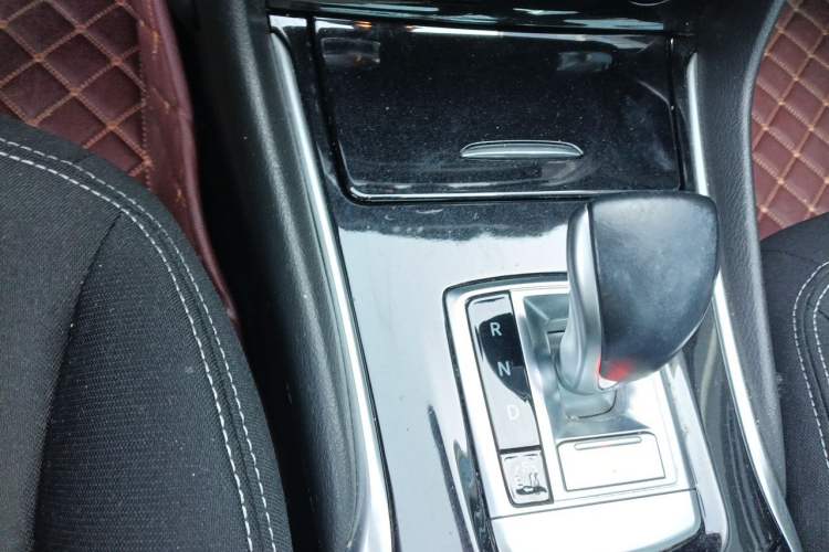 Used Infiniti QX30 2017 2.0T Four-Wheel Drive Fashion Edition Gear Lever