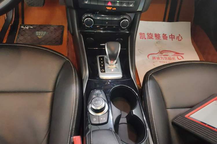 Used Infiniti QX30 2017 2.0T Four-Wheel Drive Fashion Edition Gear Lever