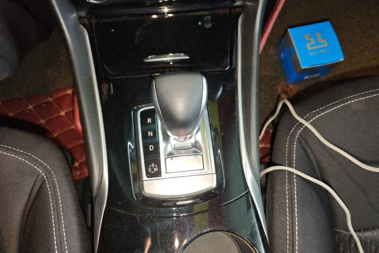 Used Infiniti QX30 2017 1.6T Two-Wheel Drive Fashion Edition Gear Lever