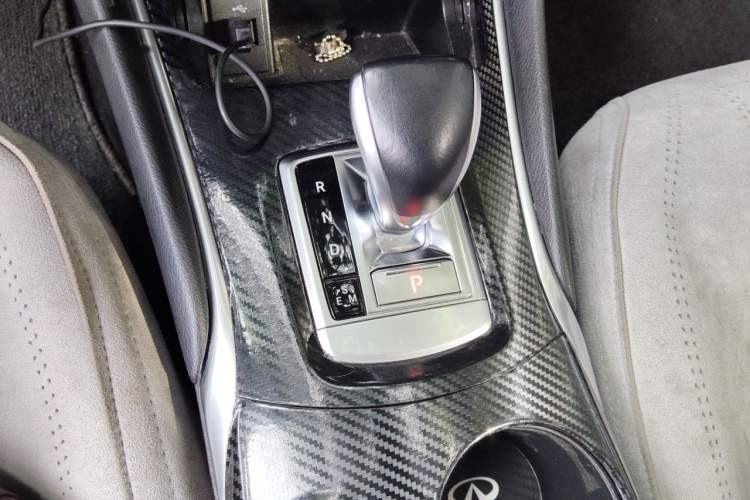 Used Infiniti QX30 2017 1.6T Two-Wheel Drive Fashion Edition Gear Lever
