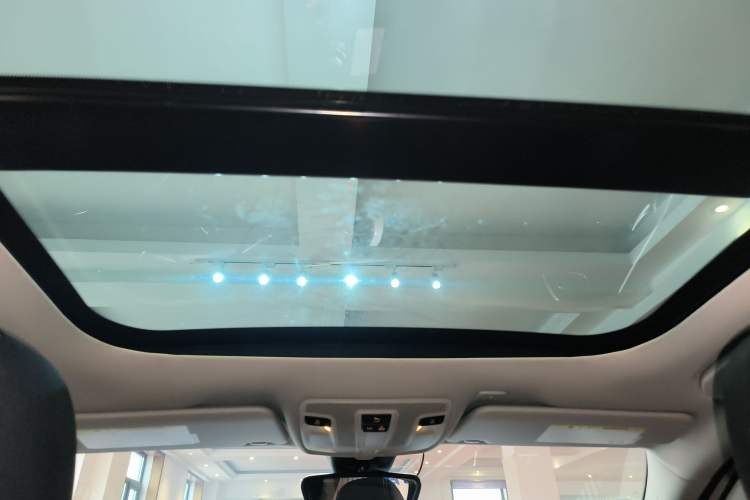 Used Infiniti QX30 2017 2.0T Four-Wheel Drive Fashion Edition Headliner