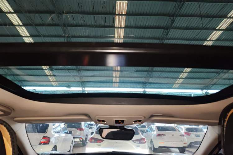 Used Infiniti QX30 2017 1.6T Two-Wheel-Drive Sport Edition Headliner