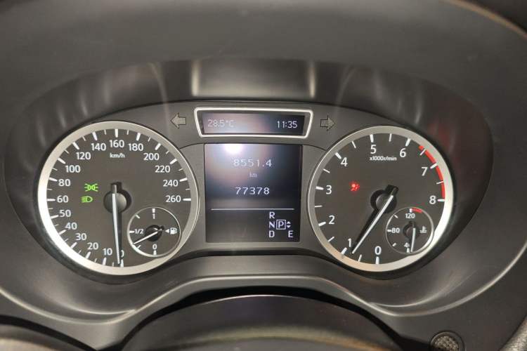 Used Infiniti QX30 2017 1.6T Two-Wheel-Drive Sport Edition Instrument Cluster