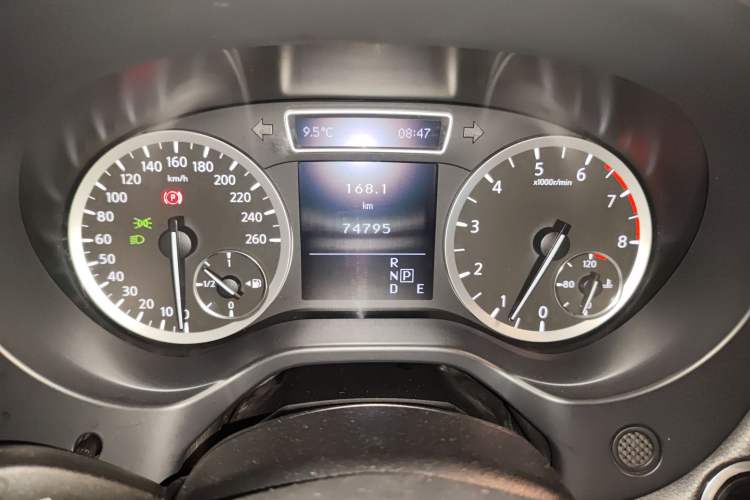 Used Infiniti QX30 2017 1.6T Two-Wheel-Drive Sport Edition Instrument Cluster