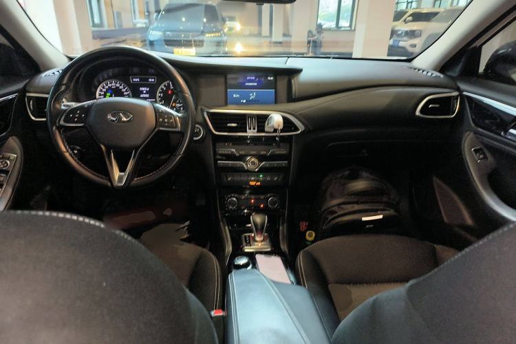Used Infiniti QX30 2017 2.0T Four-Wheel Drive Fashion Edition Interior 2