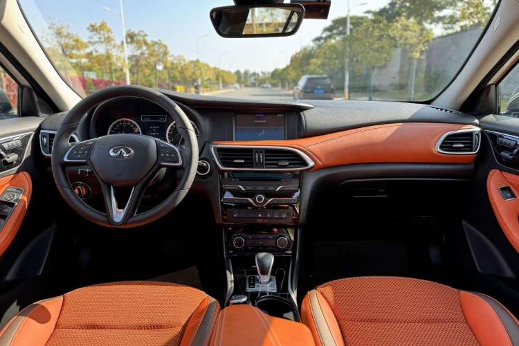 Used Infiniti QX30 2017 2.0T Four-Wheel Drive Sport Edition Interior 2