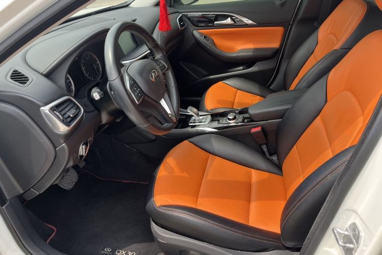 Used Infiniti QX30 2017 1.6T Two-Wheel Drive Fashion Edition Interior 2
