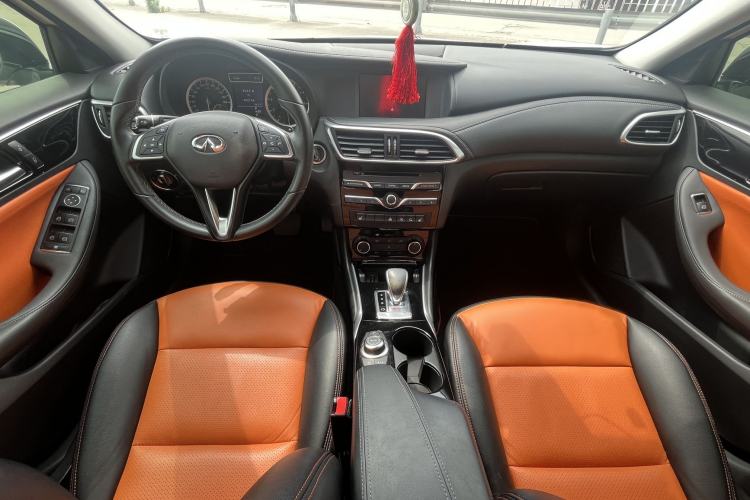 Used Infiniti QX30 2017 1.6T Two-Wheel Drive Fashion Edition Interior 3
