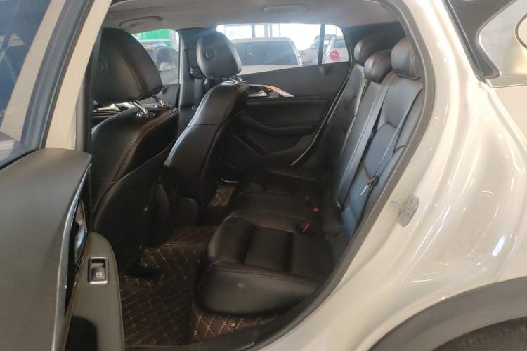 Used Infiniti QX30 2017 1.6T Two-Wheel-Drive Sport Edition Interior 4
