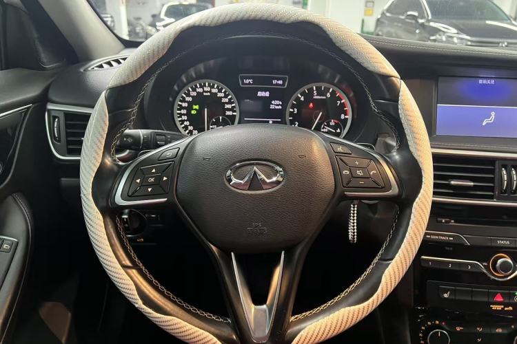 Used Infiniti QX30 2017 2.0T Four-Wheel Drive Fashion Edition Interior 4