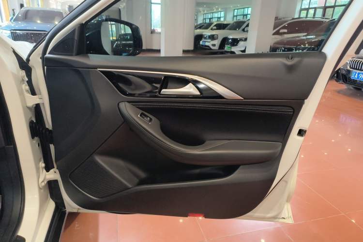 Used Infiniti QX30 2017 2.0T Four-Wheel Drive Fashion Edition Interior 5