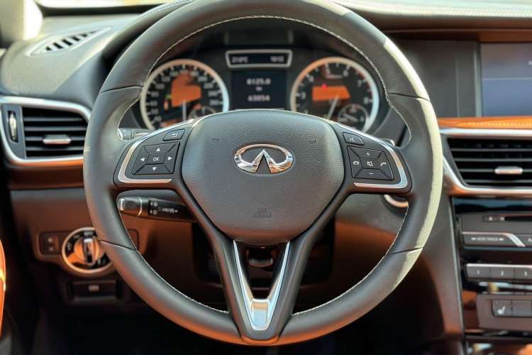 Used Infiniti QX30 2017 2.0T Four-Wheel Drive Sport Edition Interior 6