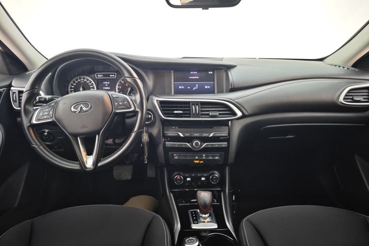 Used Infiniti QX30 2017 1.6T Two-Wheel-Drive Sport Edition Interior 7