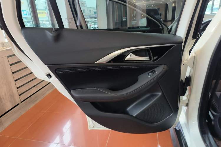 Used Infiniti QX30 2017 2.0T Four-Wheel Drive Fashion Edition Interior 8