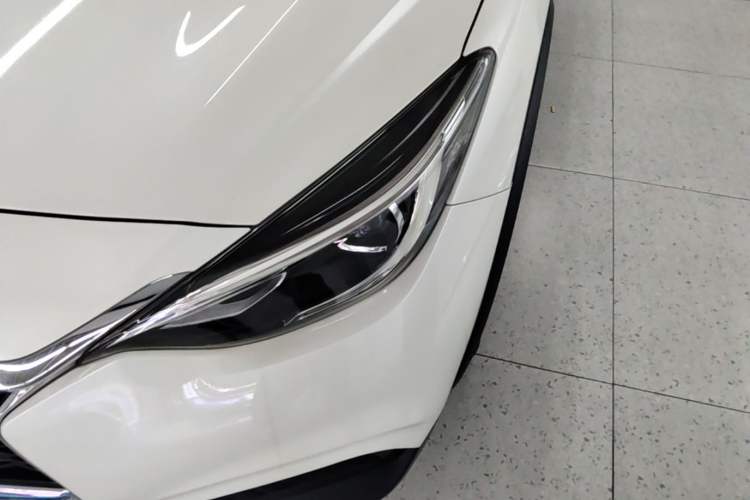 Used Infiniti QX30 2017 1.6T Two-Wheel-Drive Sport Edition Left Front Headlight
