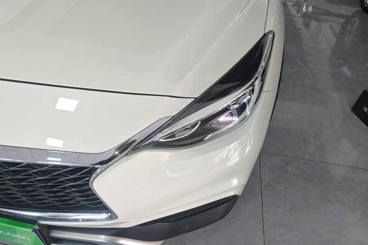 Used Infiniti QX30 2017 1.6T Two-Wheel Drive Fashion Edition Left Front Headlight