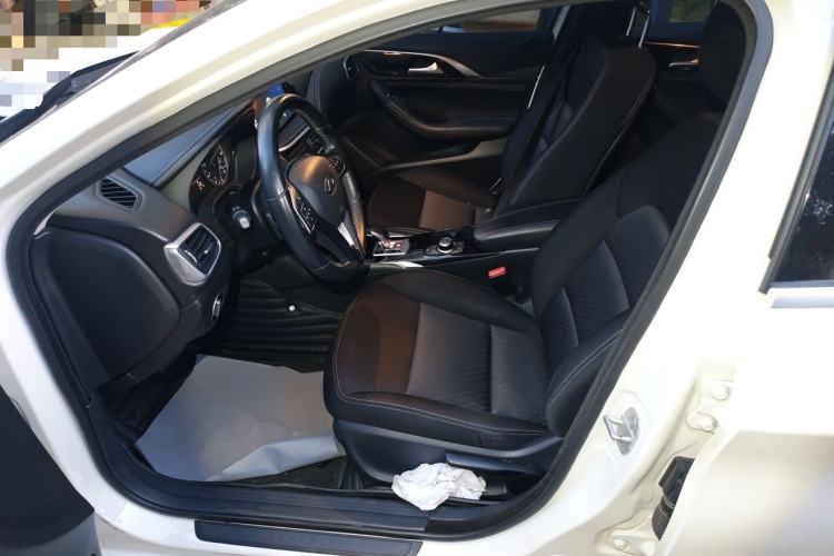 Used Infiniti QX30 2017 1.6T Two-Wheel Drive Fashion Edition Left Front Seat