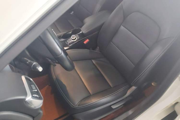 Used Infiniti QX30 2017 2.0T Four-Wheel Drive Fashion Edition Left Front Seat