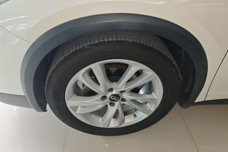 Used Infiniti QX30 2017 1.6T Two-Wheel Drive Fashion Edition Left Front Wheel Hub