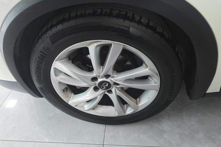 Used Infiniti QX30 2017 1.6T Two-Wheel Drive Fashion Edition Left Front Wheel Hub