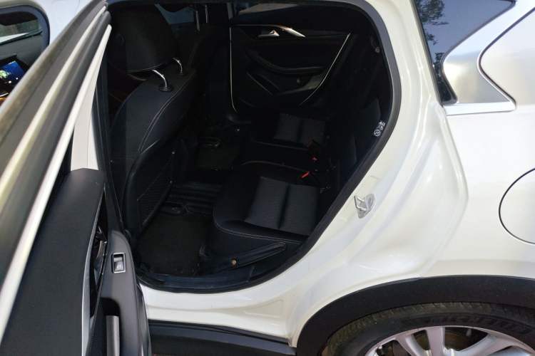 Used Infiniti QX30 2017 1.6T Two-Wheel Drive Fashion Edition Left Rear Seat