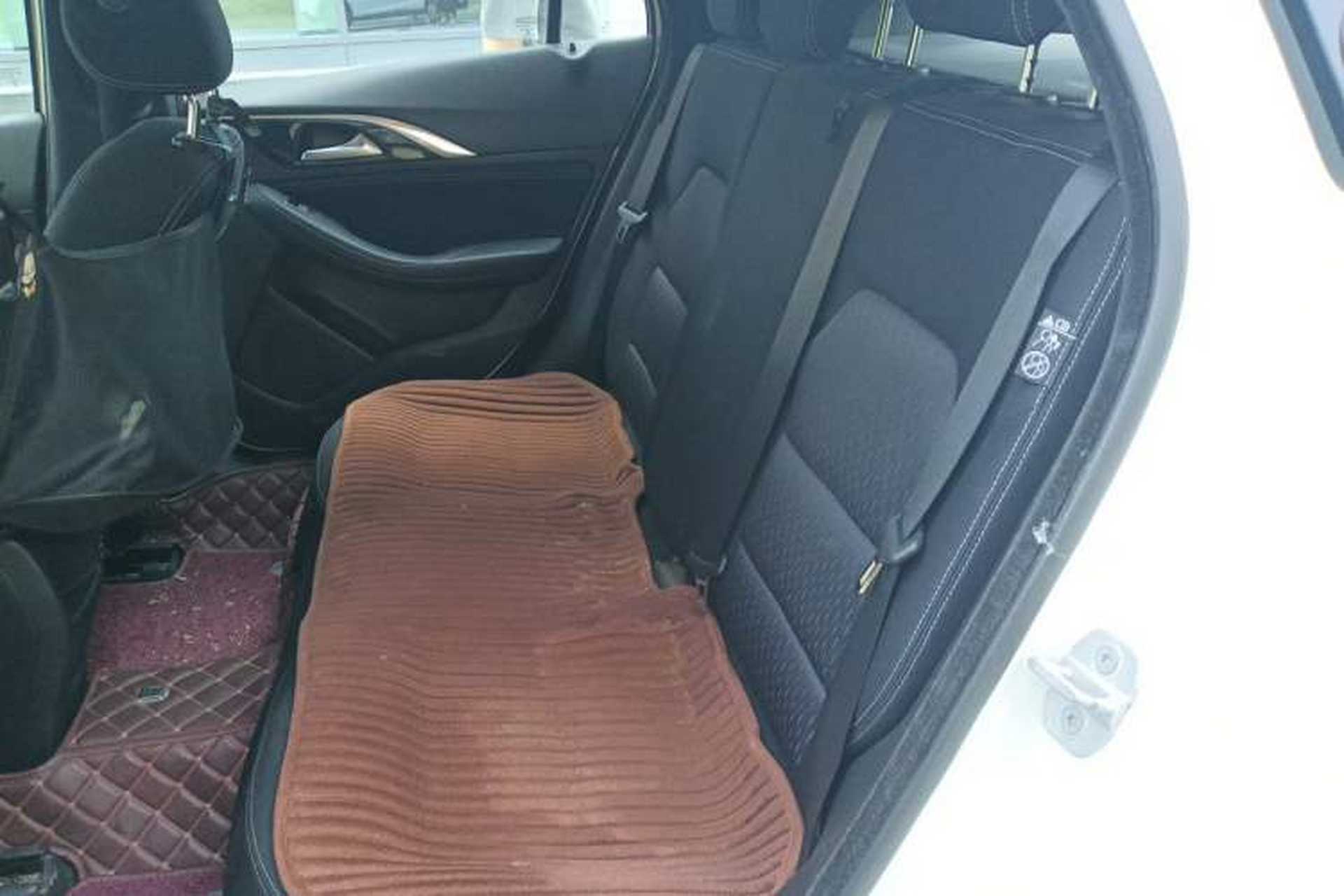 Used Infiniti QX30 2017 2.0T Four-Wheel Drive Fashion Edition Left Rear Seat
