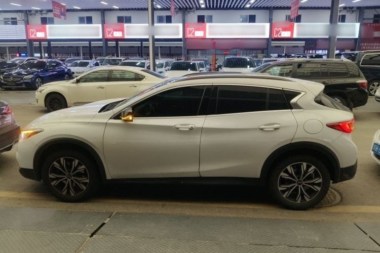 Used Infiniti QX30 2017 2.0T Four-Wheel Drive Sport Edition Left Side