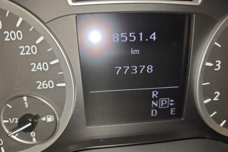 Used Infiniti QX30 2017 1.6T Two-Wheel-Drive Sport Edition Odometer Close Up