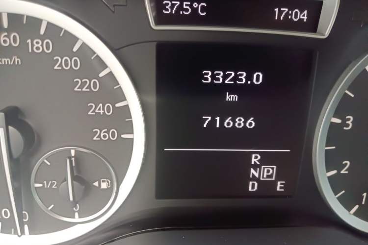 Used Infiniti QX30 2017 2.0T Four-Wheel Drive Fashion Edition Odometer Close Up