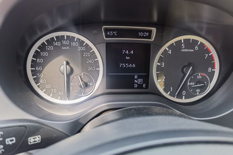 Used Infiniti QX30 2017 2.0T Four-Wheel Drive Fashion Edition Odometer Close Up
