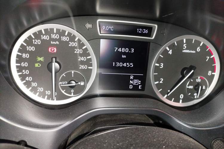 Used Infiniti QX30 2017 1.6T Two-Wheel-Drive Sport Edition Odometer Close Up