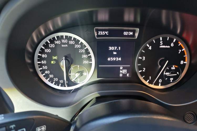 Used Infiniti QX30 2017 1.6T Two-Wheel Drive Fashion Edition Odometer Close Up