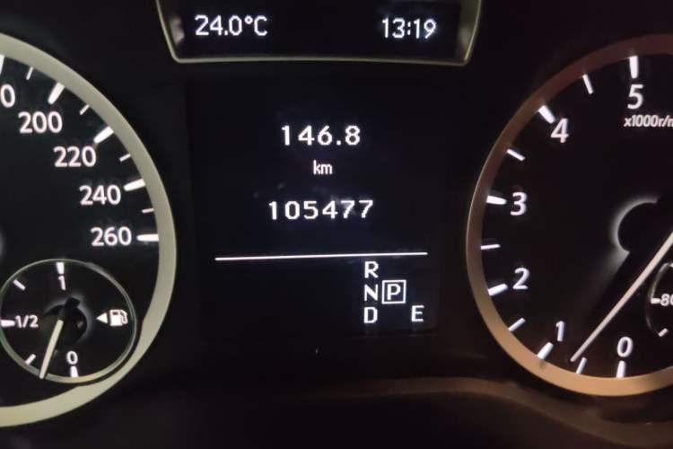 Used Infiniti QX30 2017 2.0T Four-Wheel Drive Sport Edition Odometer Close Up