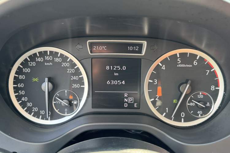Used Infiniti QX30 2017 2.0T Four-Wheel Drive Sport Edition Odometer Close Up