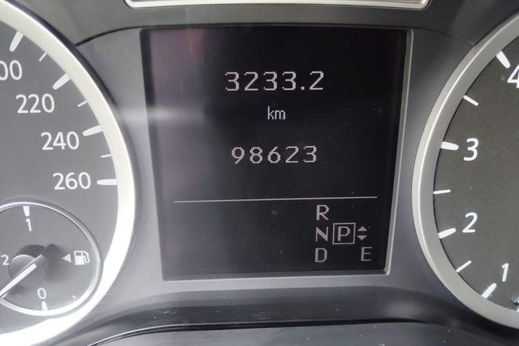 Used Infiniti QX30 2017 1.6T Two-Wheel Drive Fashion Edition Odometer Close Up