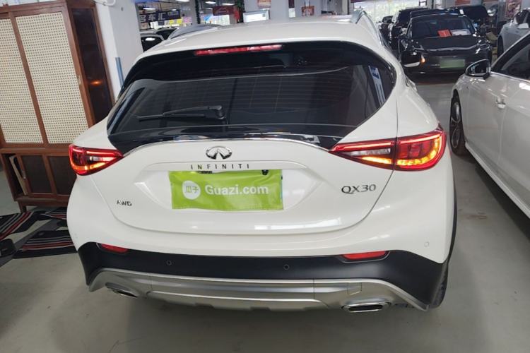 Used Infiniti QX30 2017 2.0T Four-Wheel Drive Fashion Edition Rear