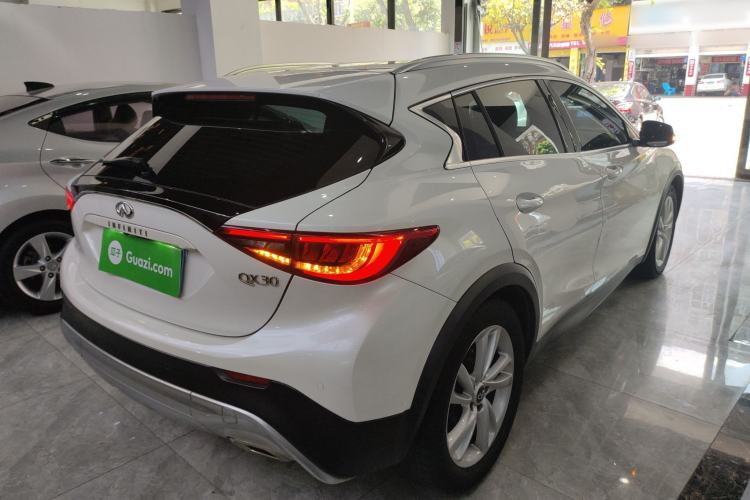 Used Infiniti QX30 2017 1.6T Two-Wheel-Drive Sport Edition Rear Right 45 Deg