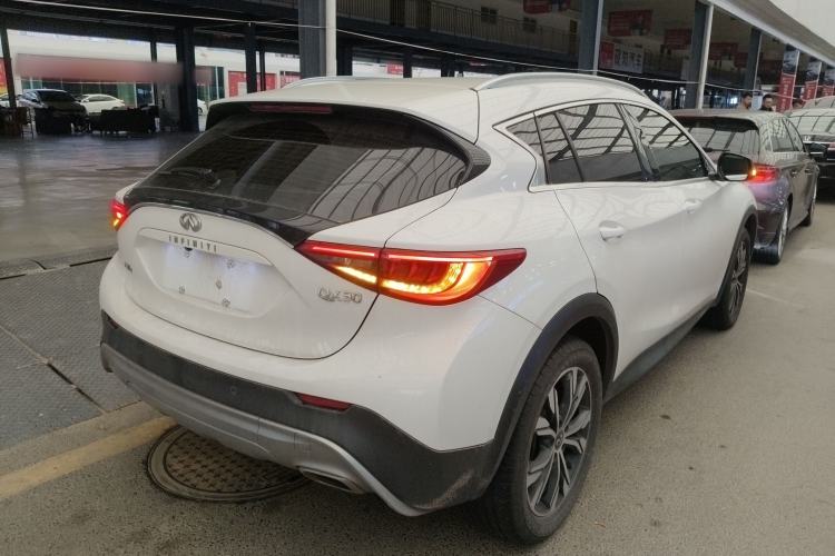 Used Infiniti QX30 2017 2.0T Four-Wheel Drive Sport Edition Rear Right 45 Deg