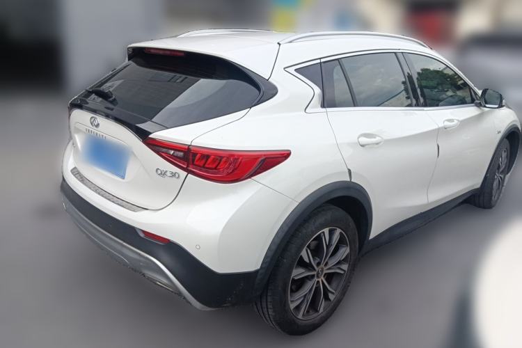 Used Infiniti QX30 2017 2.0T Four-Wheel Drive Fashion Edition Rear Right 45 Deg