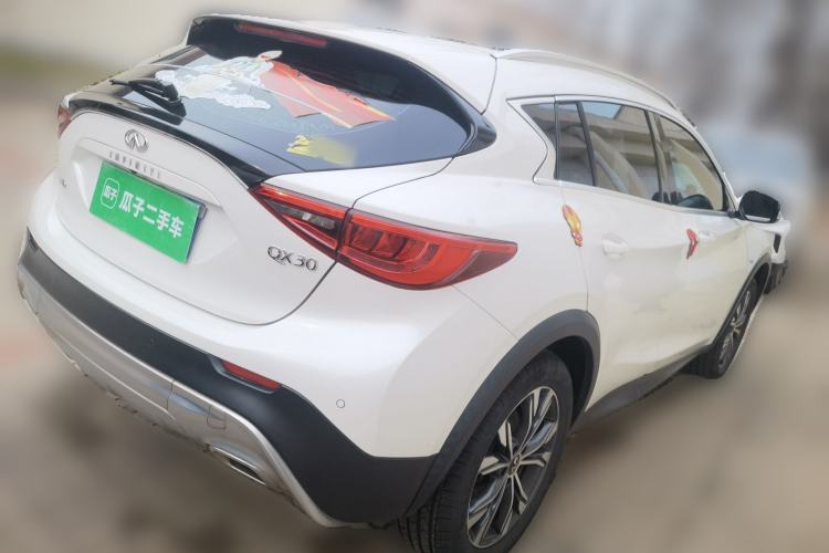 Used Infiniti QX30 2017 2.0T Four-Wheel Drive Fashion Edition Rear Right 45 Deg
