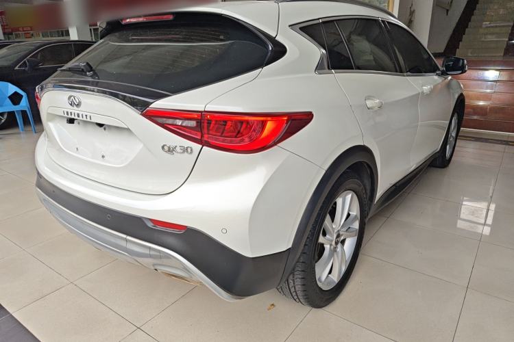 Used Infiniti QX30 2017 1.6T Two-Wheel Drive Fashion Edition Rear Right 45 Deg