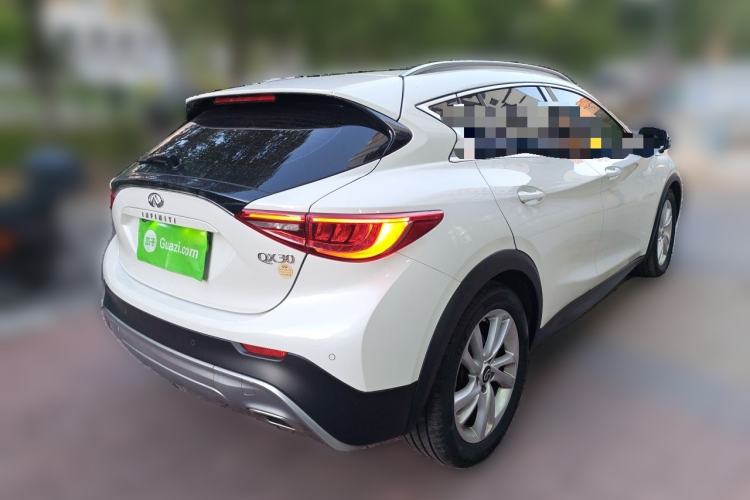 Used Infiniti QX30 2017 1.6T Two-Wheel Drive Fashion Edition Rear Right 45 Deg