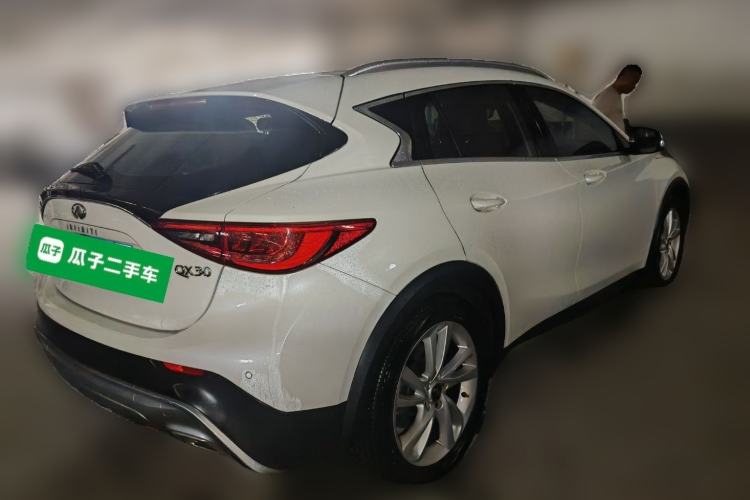 Used Infiniti QX30 2017 1.6T Two-Wheel-Drive Sport Edition Rear Right 45 Deg
