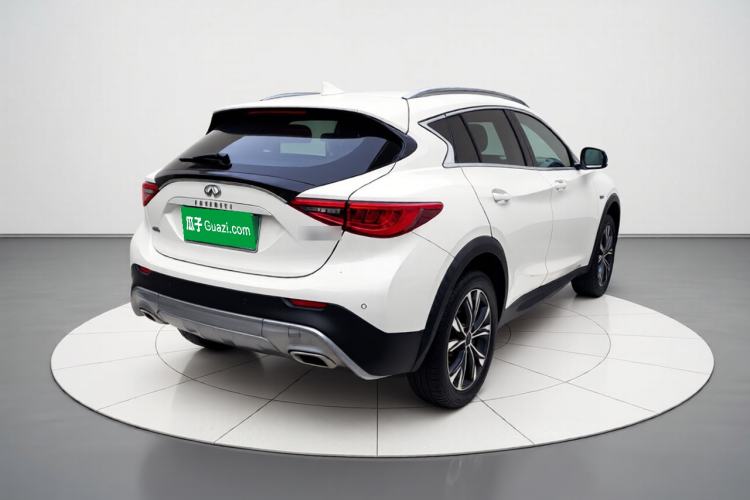 Used Infiniti QX30 2017 2.0T Four-Wheel Drive Fashion Edition Rear Right 45 Deg