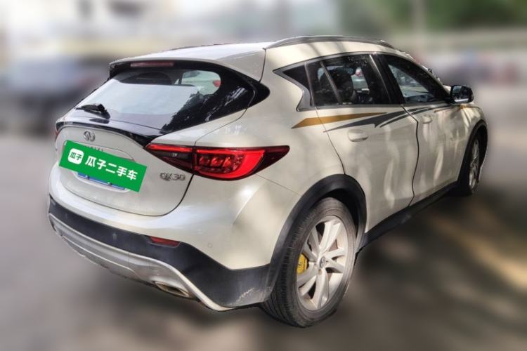 Used Infiniti QX30 2017 1.6T Two-Wheel Drive Fashion Edition Rear Right 45 Deg