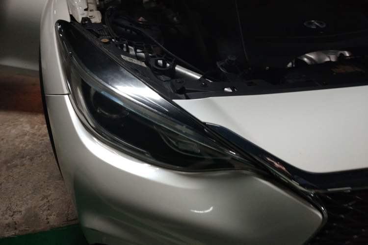 Used Infiniti QX30 2017 2.0T Four-Wheel Drive Fashion Edition Right Front Headlight