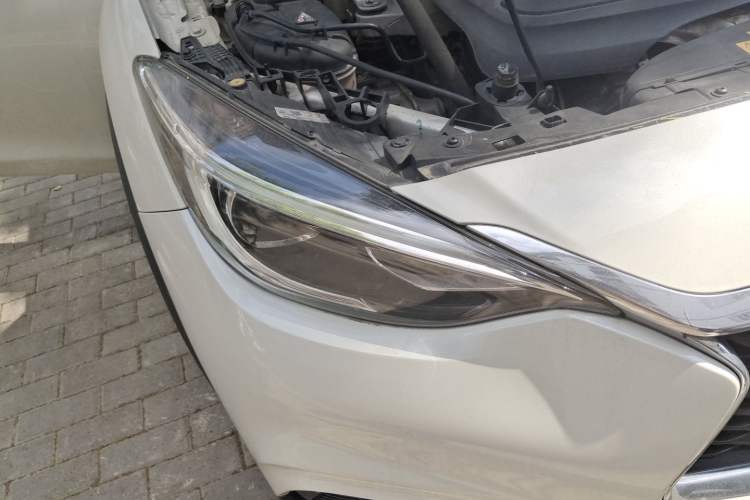 Used Infiniti QX30 2017 1.6T Two-Wheel-Drive Sport Edition Right Front Headlight