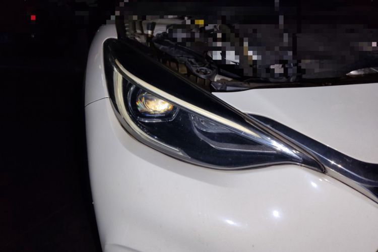 Used Infiniti QX30 2017 2.0T Four-Wheel Drive Sport Edition Right Front Headlight