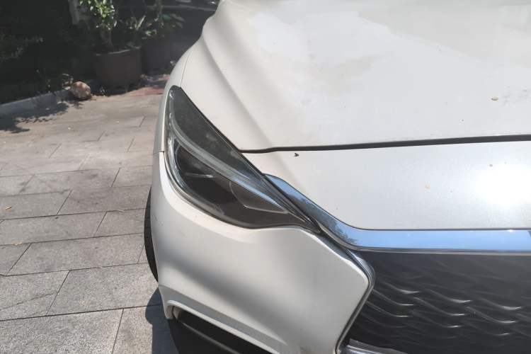 Used Infiniti QX30 2017 2.0T Four-Wheel Drive Sport Edition Right Front Headlight