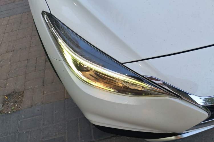 Used Infiniti QX30 2017 1.6T Two-Wheel Drive Fashion Edition Right Front Headlight